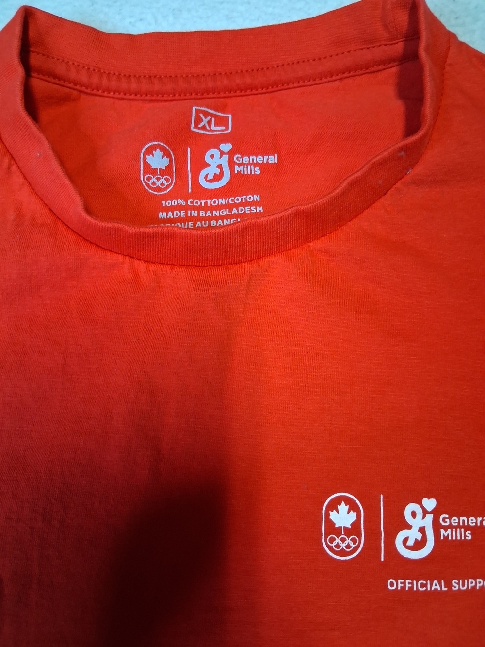 4/20$ Cheer The North Red Graphic Men's Crewneck Tee - [Brand Unspecified] - Picture 4 of 5